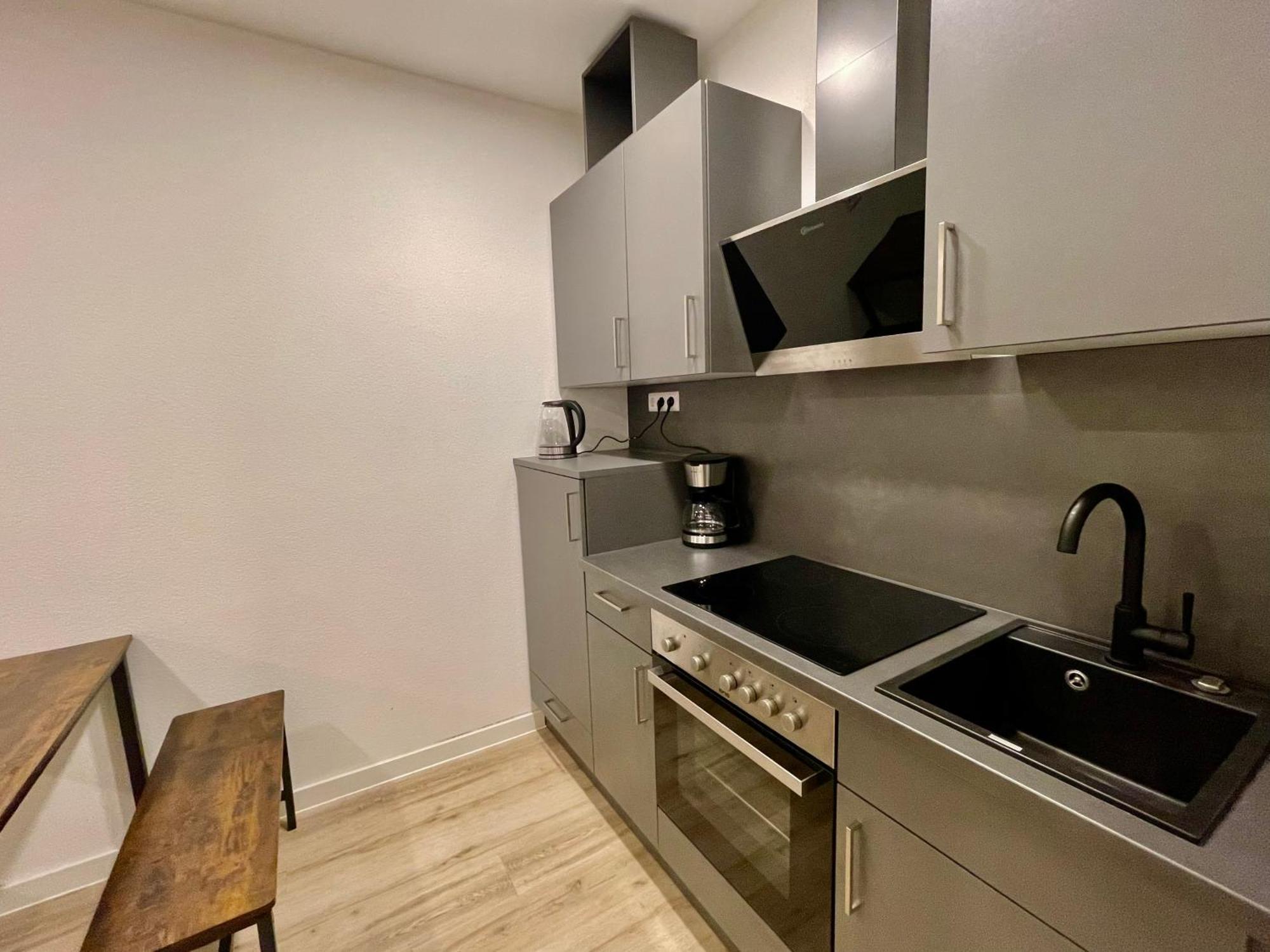 Neu Grosse Einzimmerwohnung Im Zentrum Goldstadt Pforzheim Schloessle Exterior foto